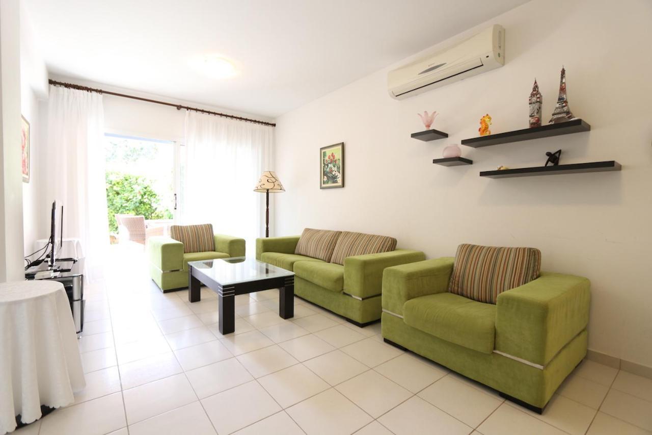 Victor Apartment Paphos Exteriör bild