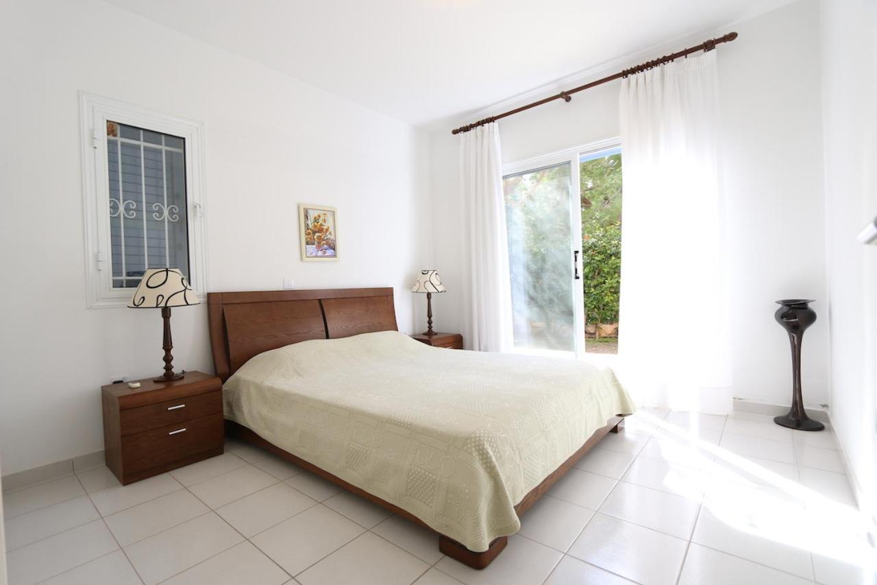 Victor Apartment Paphos Exteriör bild