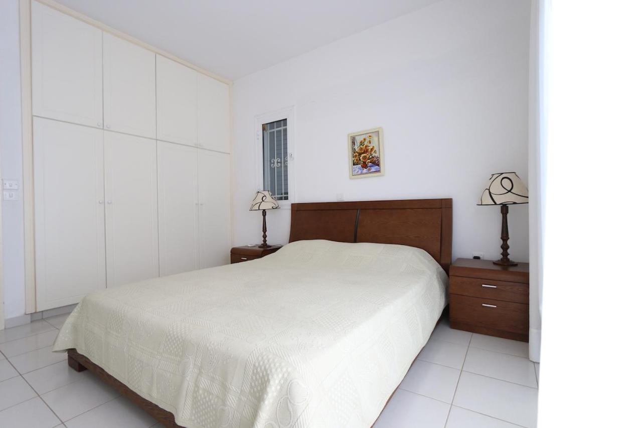Victor Apartment Paphos Exteriör bild