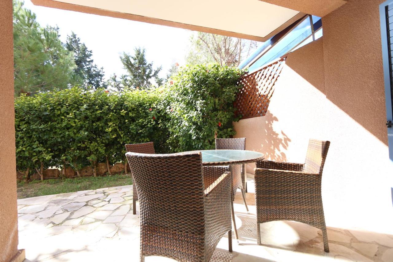 Victor Apartment Paphos Exteriör bild