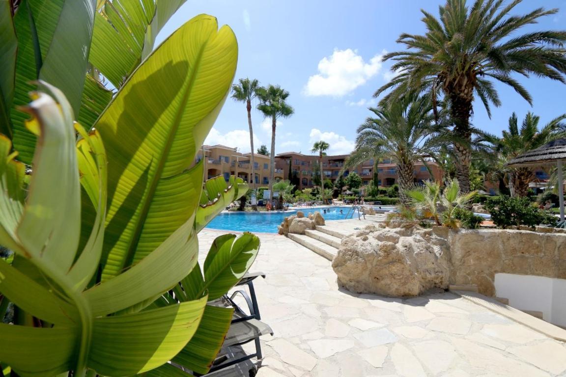Victor Apartment Paphos Exteriör bild