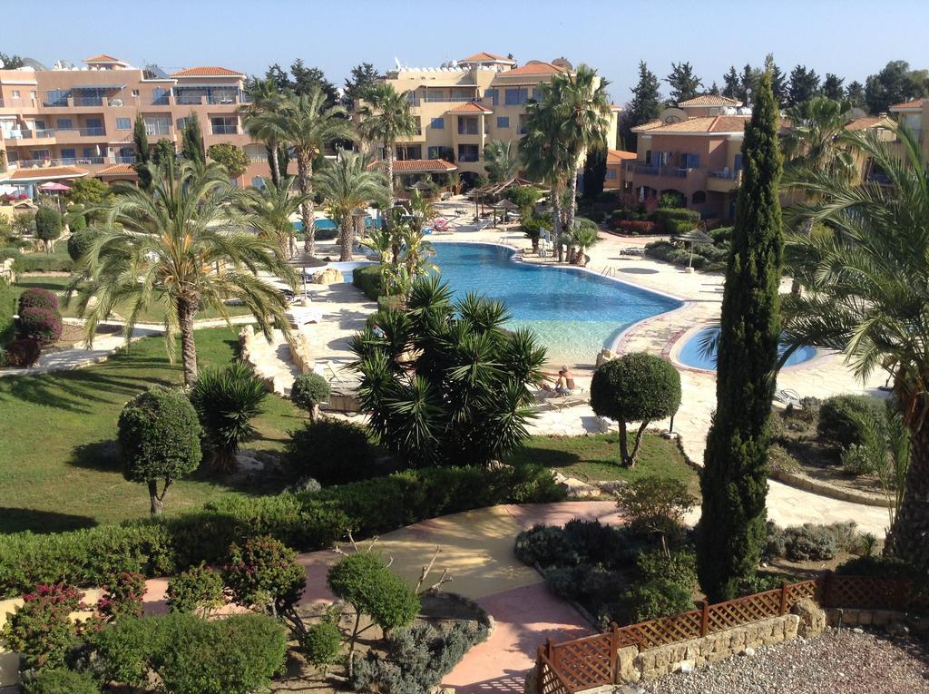 Victor Apartment Paphos Exteriör bild